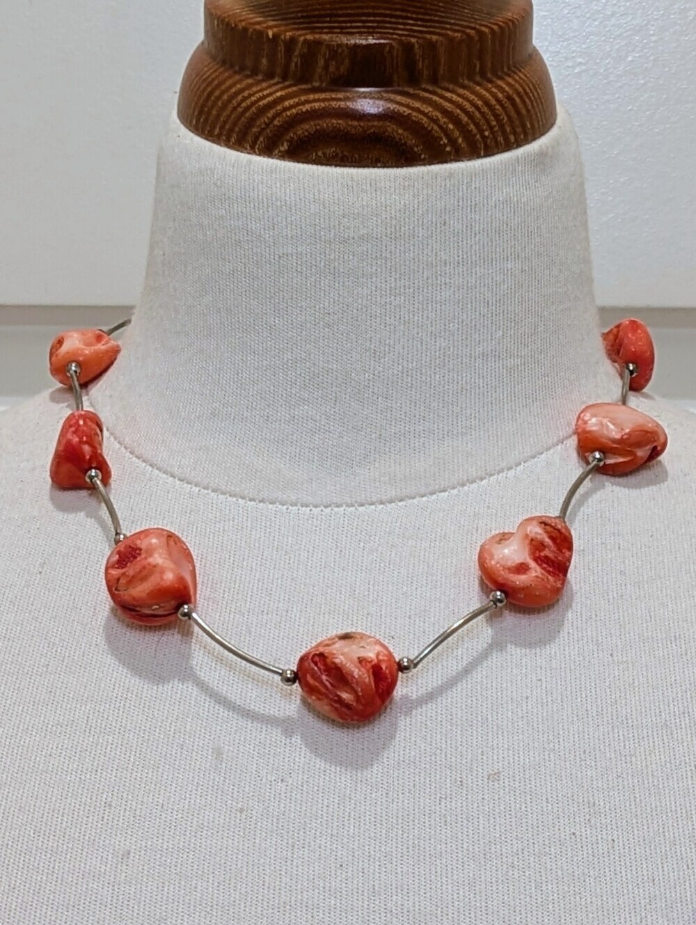 GUC 17" 70s Vintage Dyed Sponge Coral Necklace with Silvertone Tubes Beads
